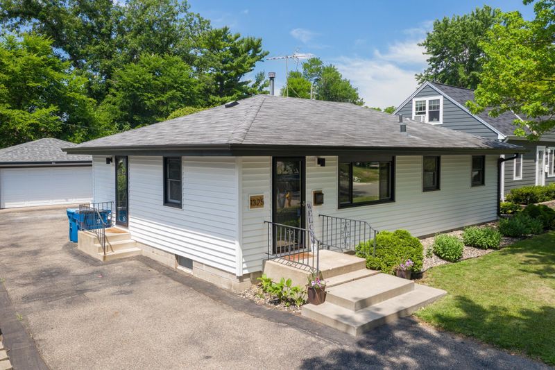 1325 Gettysburg Ave N, Golden Valley, MN 55427