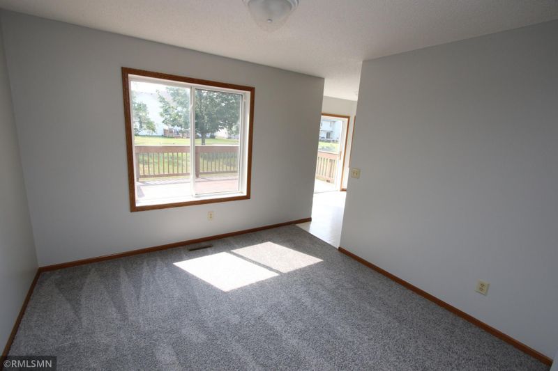 9885 78th St S, Cottage Grove, MN 55016