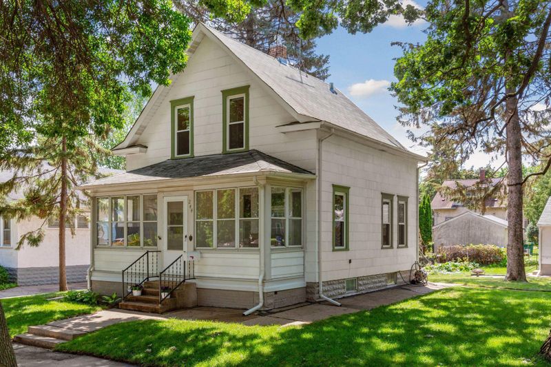 244 Sidney St W, Saint Paul, MN 55107