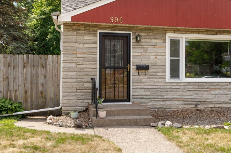 996 Hubbard Ave, Saint Paul, MN 55104