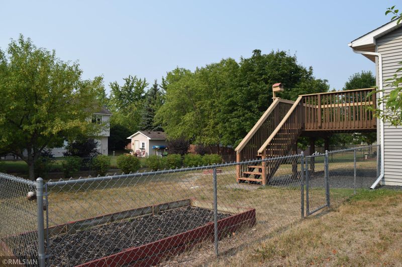 10667 58th St NE, Albertville, MN 55301