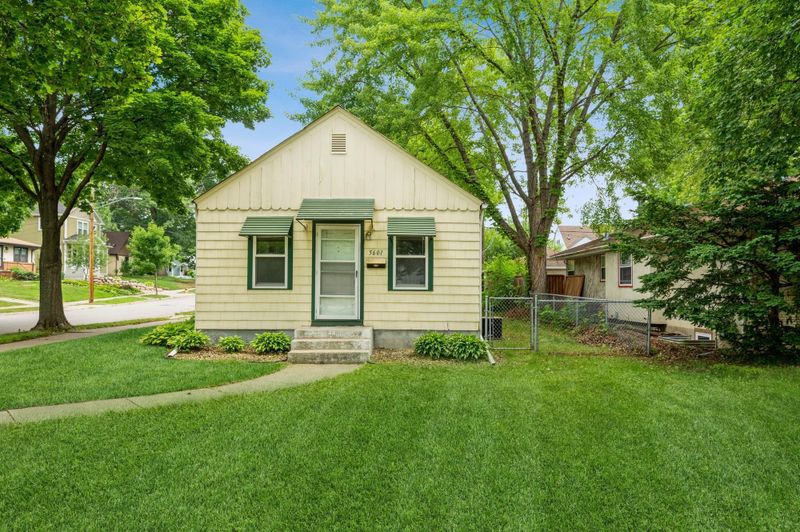 5601 Standish Ave, Minneapolis, MN 55417