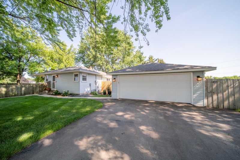 5505 Lincoln St, Hampton, MN 55031