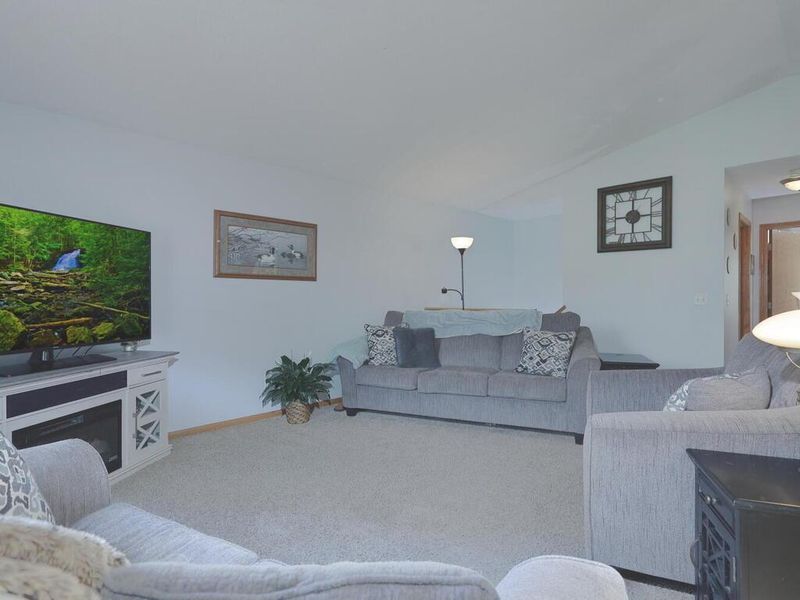 110 Century Ln, Silver Lake, MN 55381