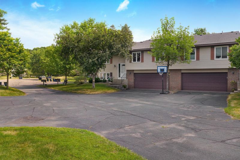 13954 Herald Ct, Apple Valley, MN 55124