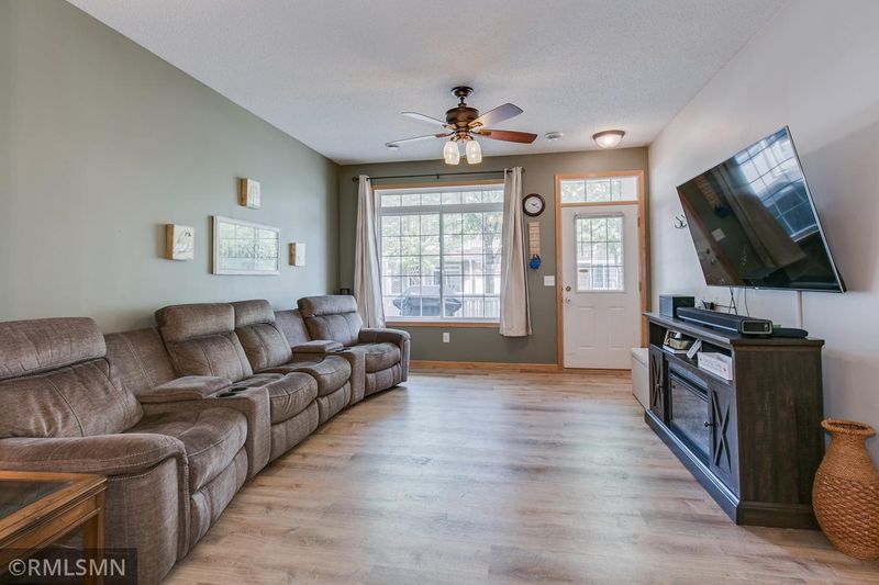 15672 Emerald Dr N #6, Hugo, MN 55038