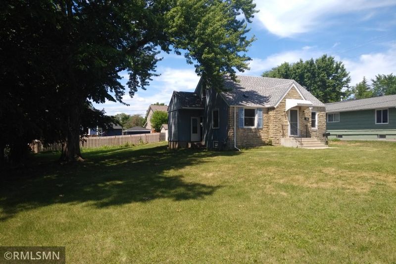 100 19th Ave S, Hopkins, MN 55343