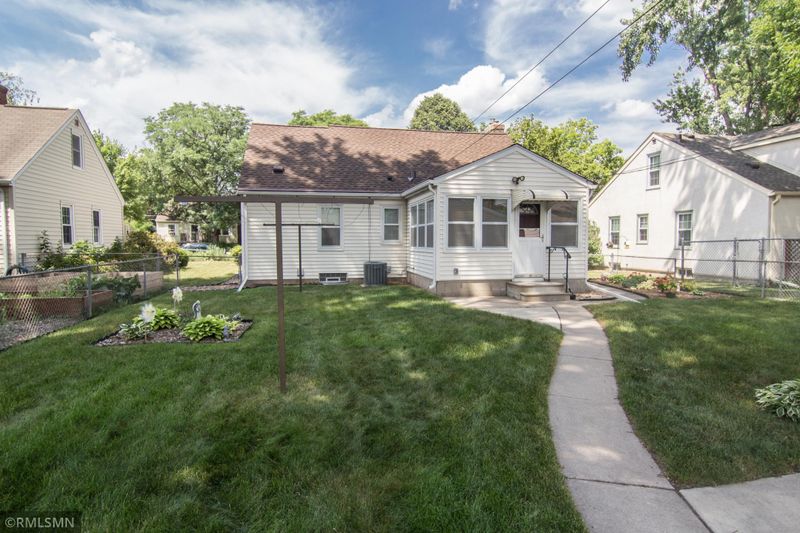 748 Hoyt Ave W, Saint Paul, MN 55117
