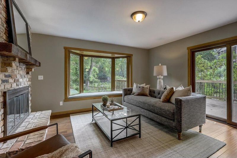 4016 W 113th St, Bloomington, MN 55437