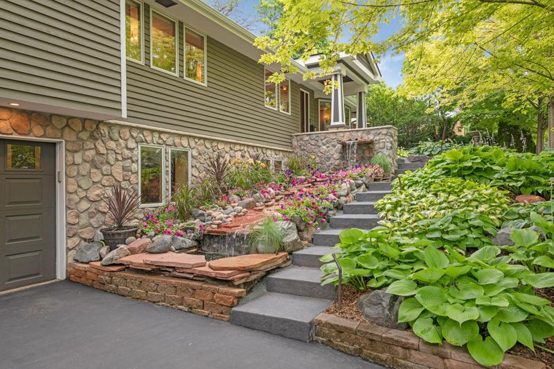 5036 Kent Ave, Edina, MN 55436
