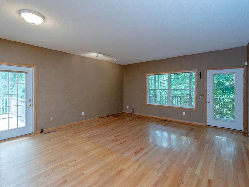289 Lexington Pw S, Saint Paul, MN 55105