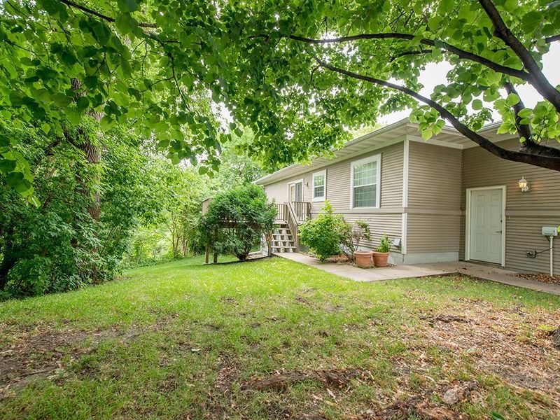 289 Lexington Pw S, Saint Paul, MN 55105