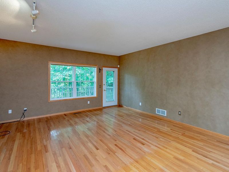 289 Lexington Pw S, Saint Paul, MN 55105