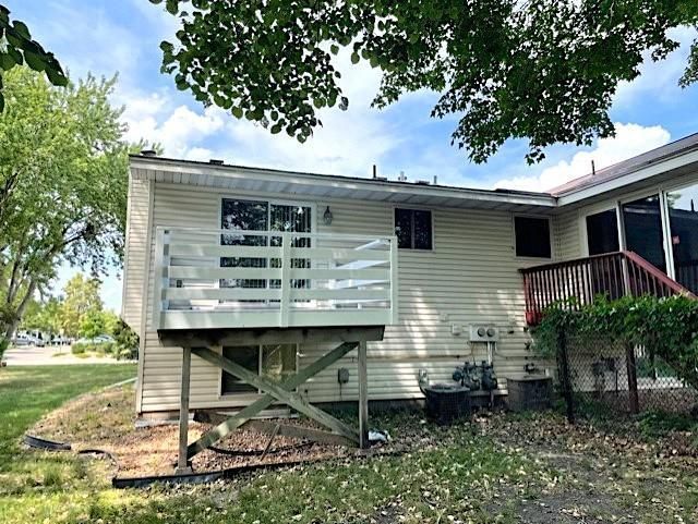 5905 73rd Ave N, Brooklyn Park, MN 55429