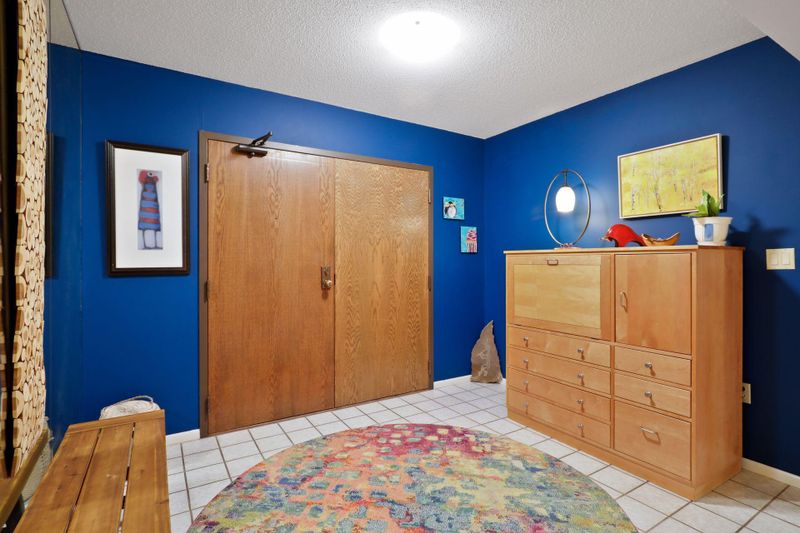 2221 Youngman Ave #301, Saint Paul, MN 55116