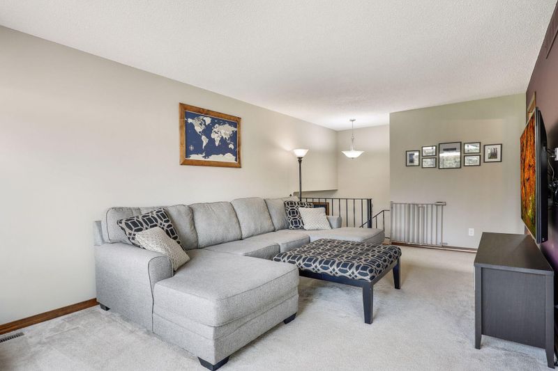 1721 Woodgate Ln, Eagan, MN 55122