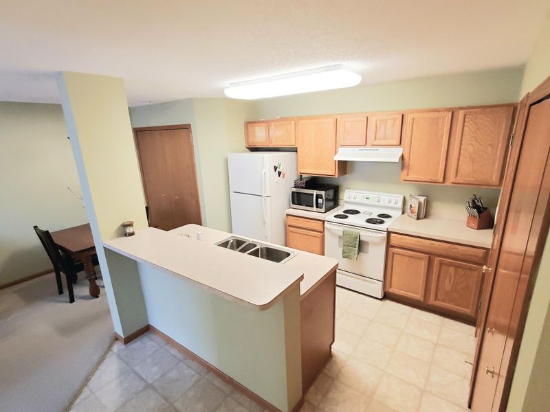 2026 Gresham Ave N, Oakdale, MN 55128