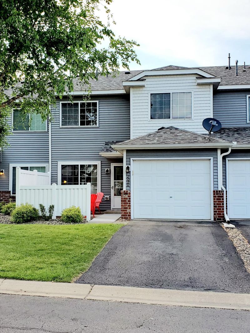2026 Gresham Ave N, Oakdale, MN 55128