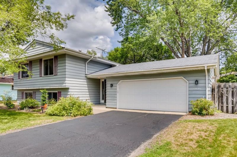8400 Queen Ave N, Brooklyn Park, MN 55444