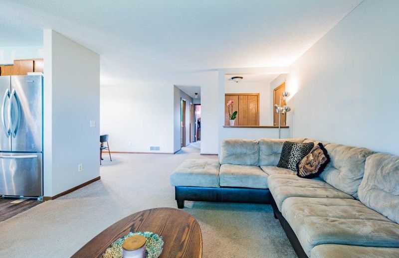 10 94th Cir NW #202, Coon Rapids, MN 55448