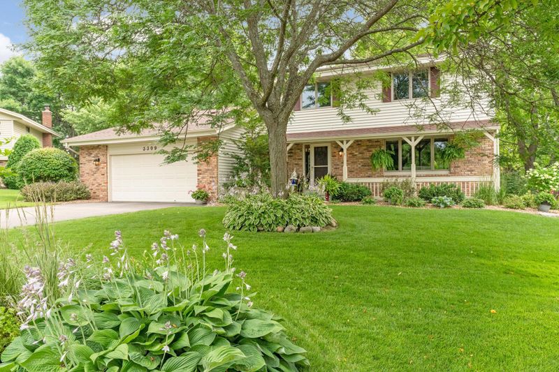 3309 E 126th St, Burnsville, MN 55337