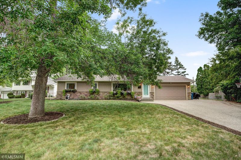 2025 Bluestone Ln, Eagan, MN 55122