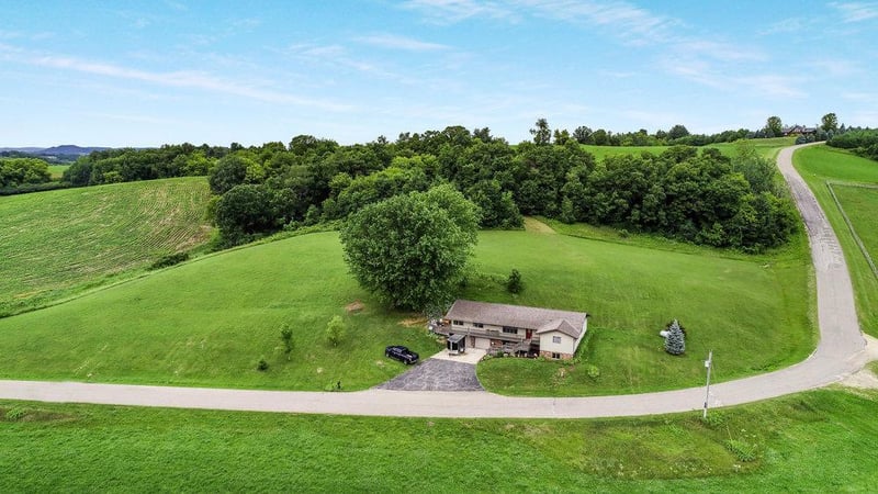 W23678 American Heights Ln, Arcadia, WI 54612
