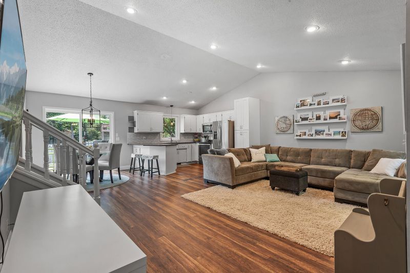 1306 109th Ave NW, Coon Rapids, MN 55433