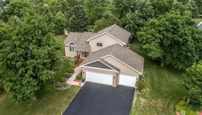 4674 Manor Dr, Eagan, MN 55123