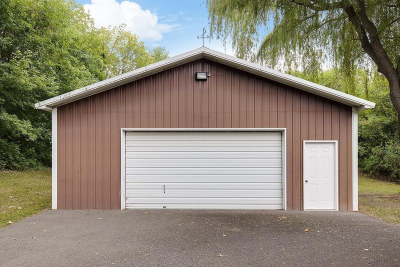 2010 Evergreen Ln, Shakopee, MN 55379