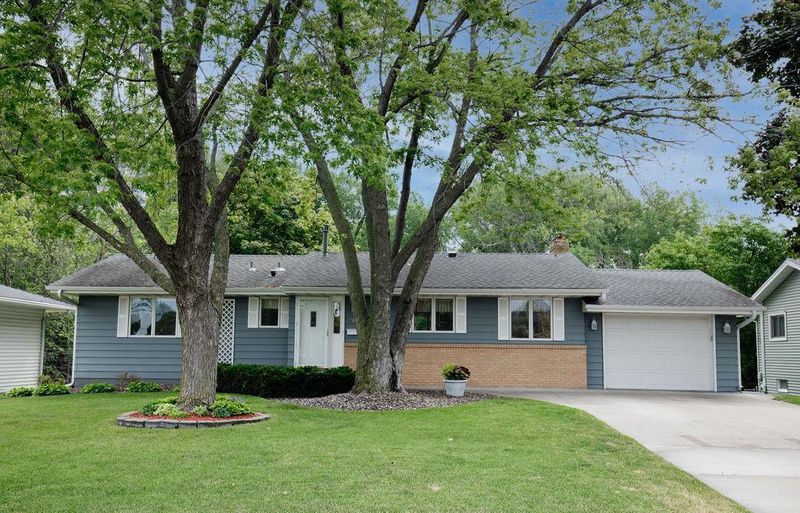 6118 Noble Ave N, Brooklyn Center, MN 55429