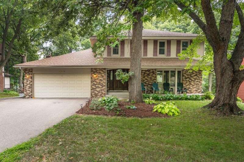 13208 S Manor Dr, Burnsville, MN 55337