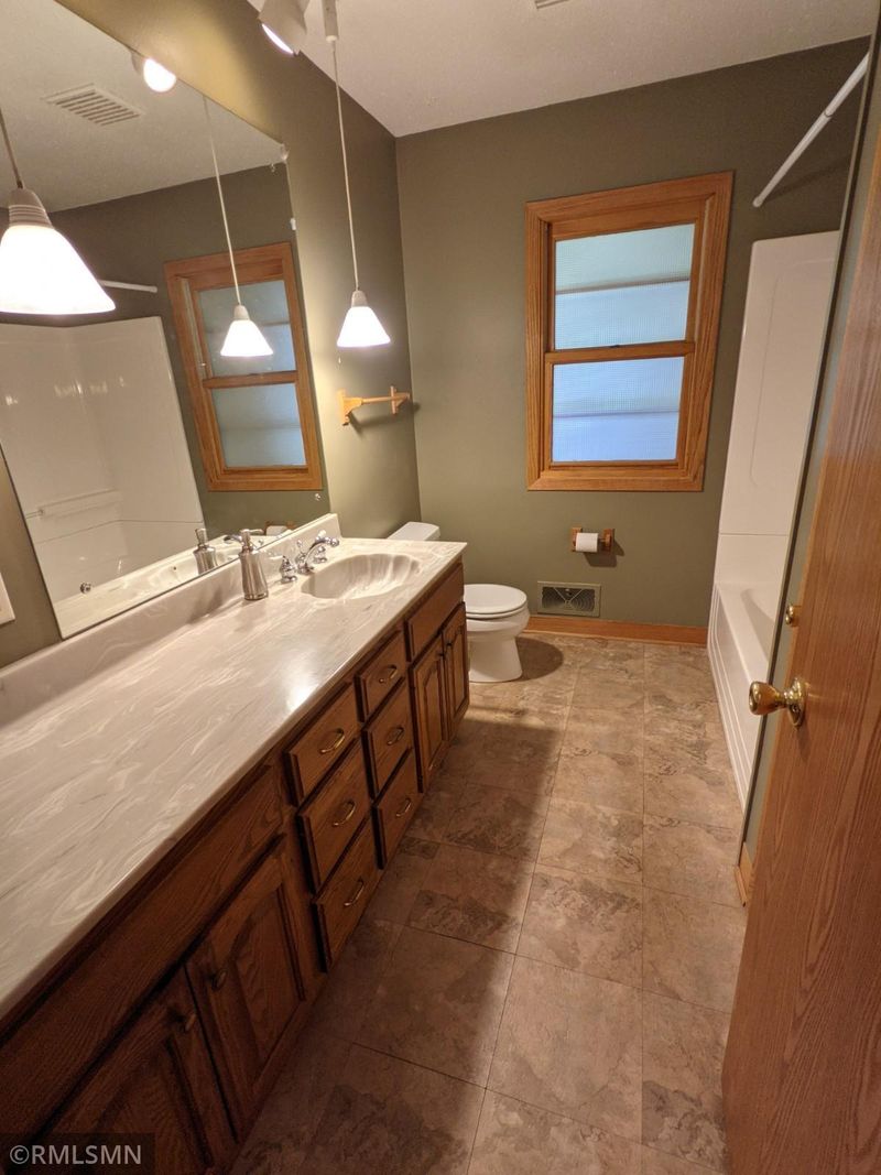 3403 76th St E, Inver Grove Heights, MN 55076