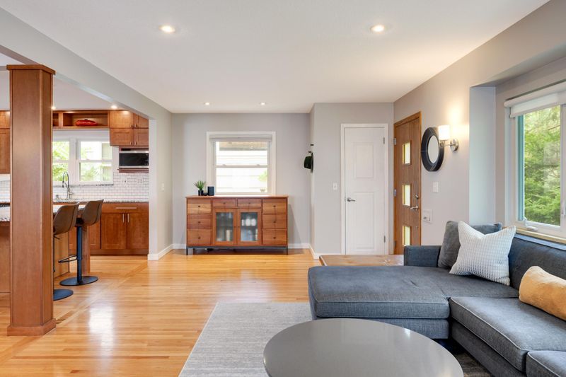 5413 York Ave S, Edina, MN 55410