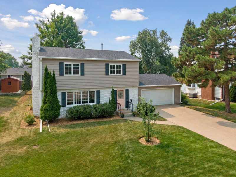 3204 Wendhurst Ave, Saint Anthony, MN 55418