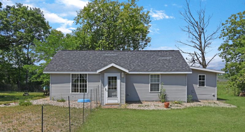 18047 Smith Rd, Brainerd, MN 56401
