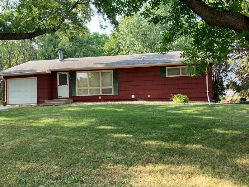216 Terrace Dr SW, Willmar, MN 56201