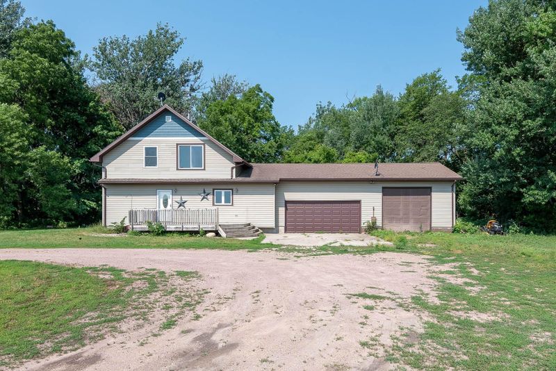 47544 105th St, Truman, MN 56088