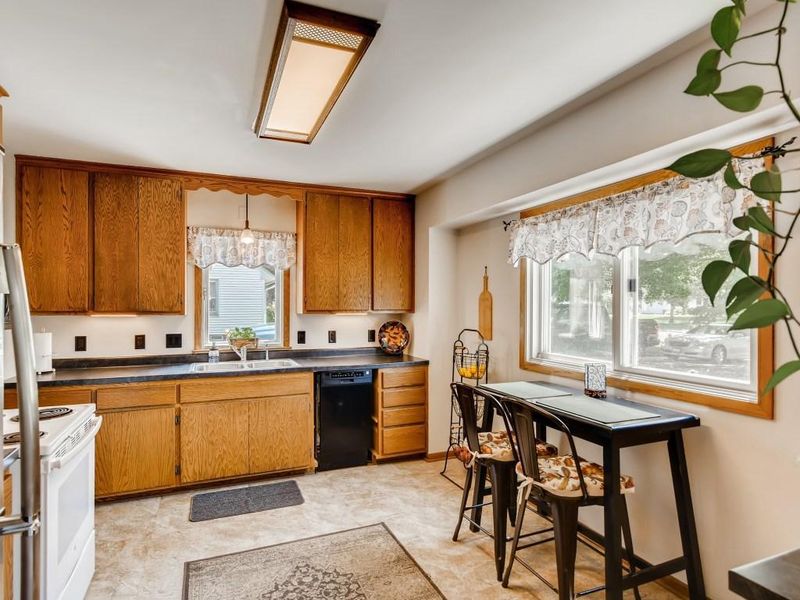 2085 Cedar Ave, White Bear Lake, MN 55110