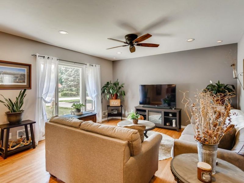 2085 Cedar Ave, White Bear Lake, MN 55110