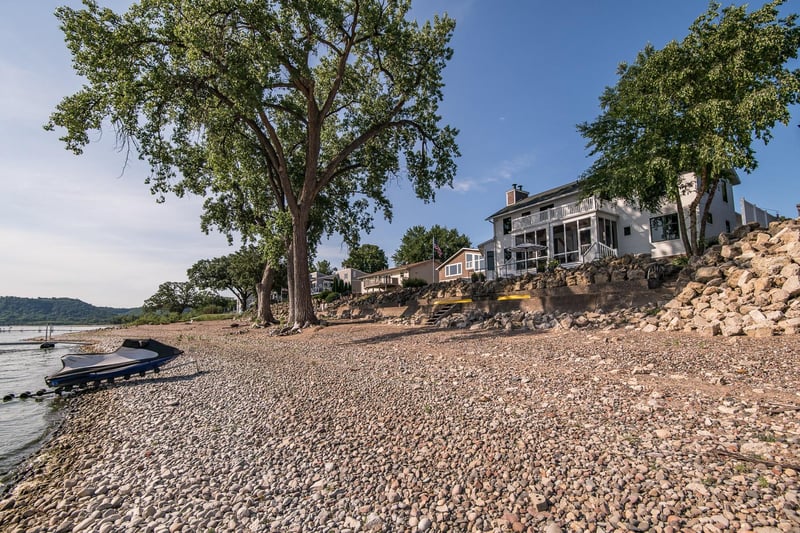1213 S Lakeshore Dr, Lake City, MN 55041