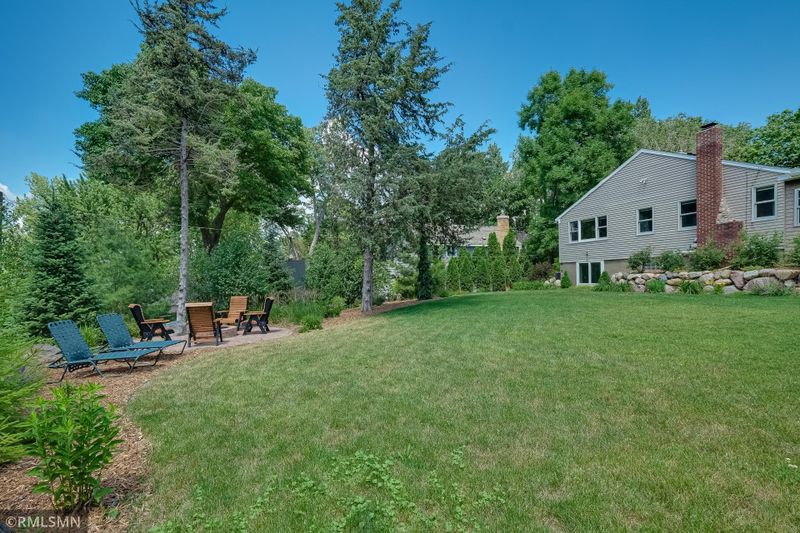 440 W Lake St, Excelsior, MN 55331