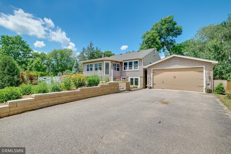 440 W Lake St, Excelsior, MN 55331