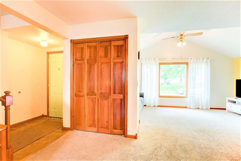 1035 Carlton Ave, Faribault, MN 55021