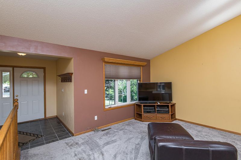 704 13th Ave NW, Kasson, MN 55944
