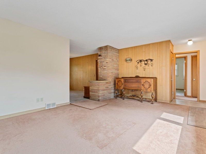 4145 Welcome Ave N, Robbinsdale, MN 55422