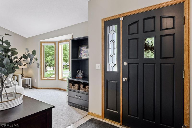 18805 Nature Ln, Eden Prairie, MN 55346
