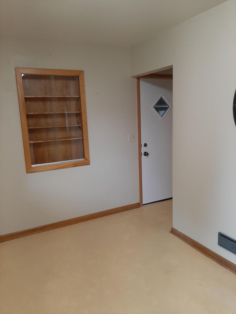 619 S Pine St, Caledonia, MN 55921