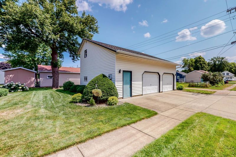 203 1st St SE, Blooming Prairie, MN 55917