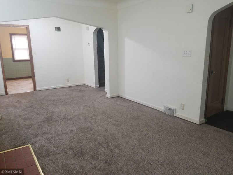 1221 Cook Ave E, Saint Paul, MN 55106